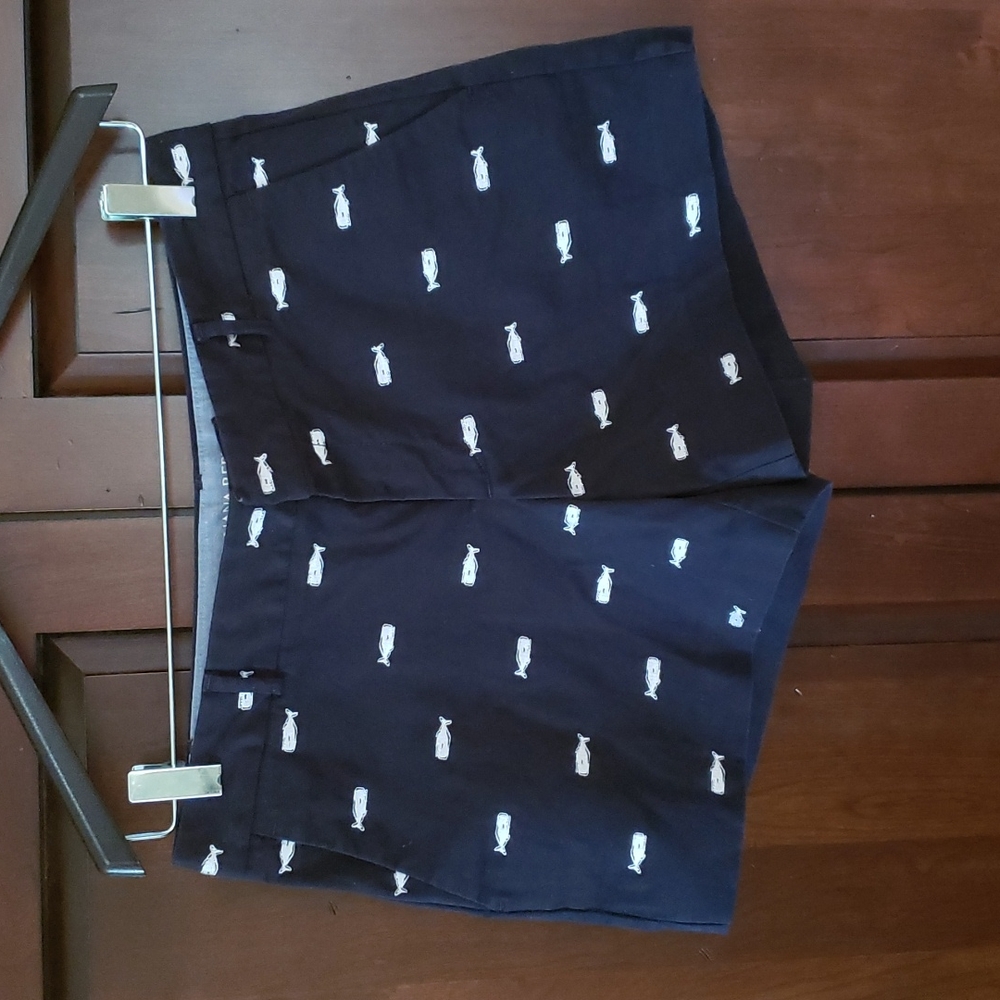 Banana Republic embroidered whale shorts size 6